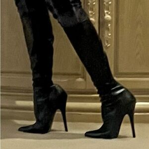 🔥♥️ New Black Pleather Knee High Boots